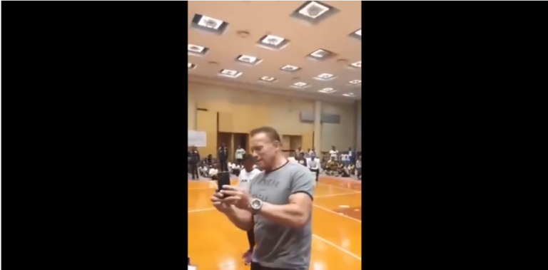 Arnold Schwarzenegger violemment agressé en Afrique du Sud