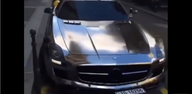 Cet automobiliste casse sa Mercedes toute neuve…