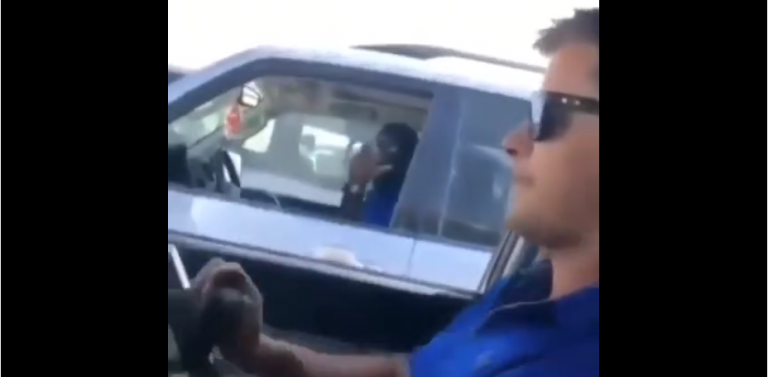 Voilà le meilleur moyen pour calmer un automobiliste qui cherche les problèmes