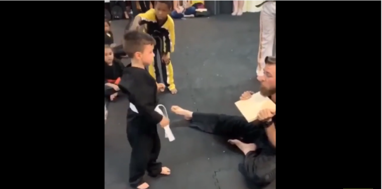 Vous devez toujours faire preuve de persévérance, comme cet enfant !