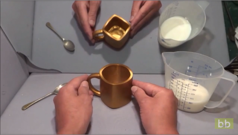 D&rsquo;après vous la tasse est ronde ou carrée ?!