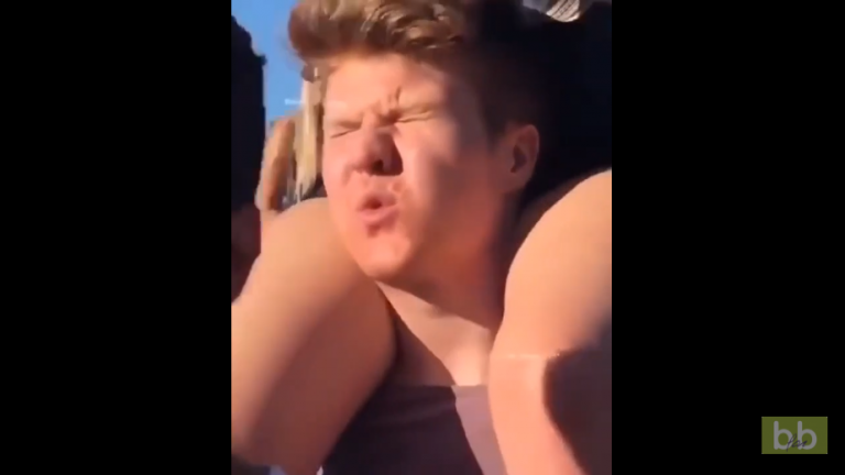 Ce jeune souffre beaucoup pendant un festival mais tient le choc !