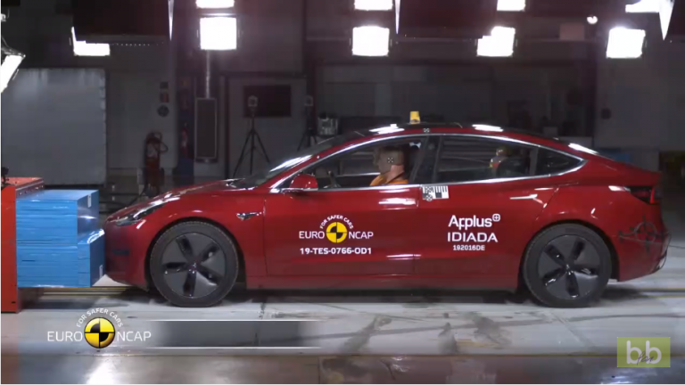 Crash test et sécurité de la voiture TESLA !