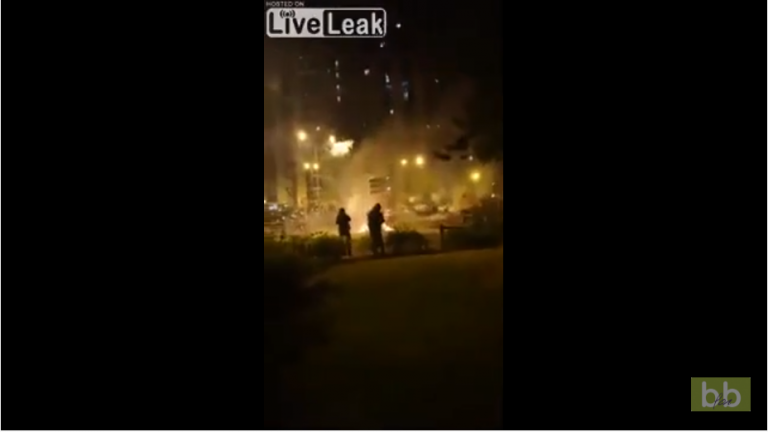 Des policiers face aux feux d&rsquo;artifices tirés sur eux dans la cité de Grigny !