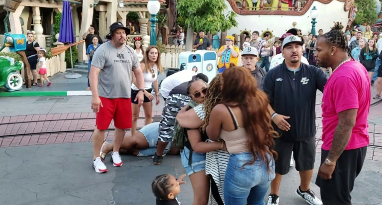 Grosse baston à Disneyland en Californie