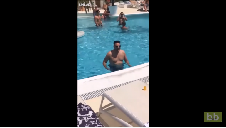 Ils piègent leur pote avec un maillot de bain qui fond dans l&rsquo;eau