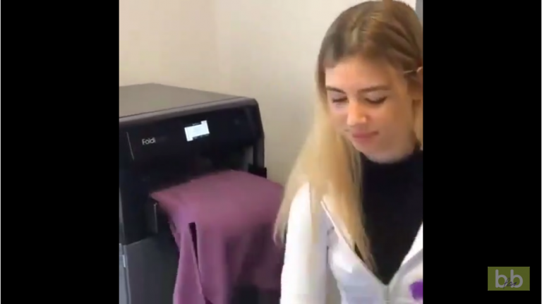 La machine qui repasse et plie le linge va bientôt arriver