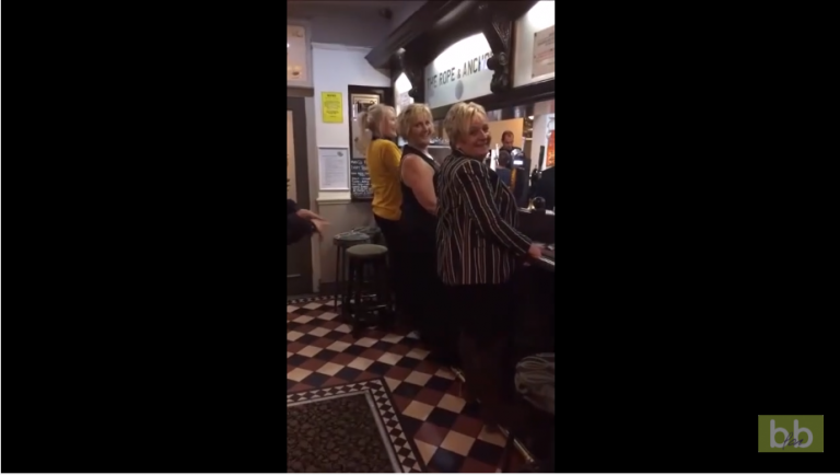 Trois grand-mères se lâchent un peu trop…