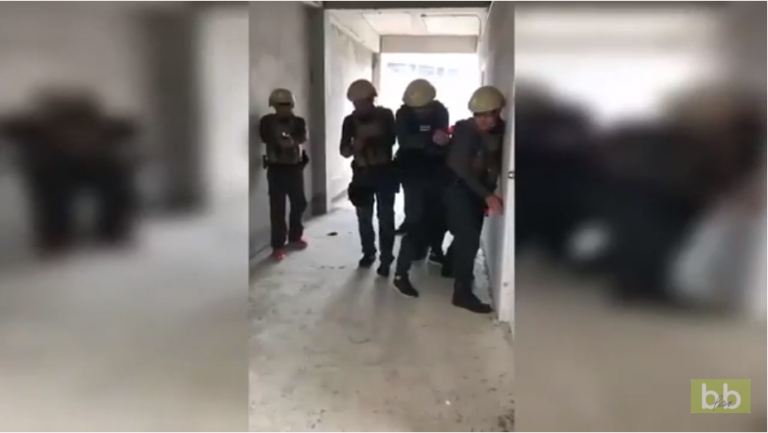 Le pire policier thaïlandais en vidéo