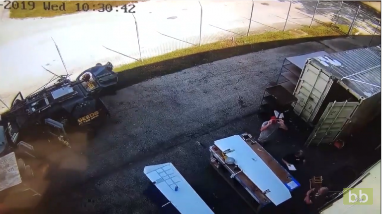 Un homme échappe de peu à un crash d’avion en Floride