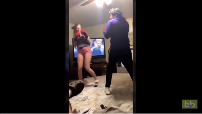 Cette fille explose la tête de son copain en 5 secondes