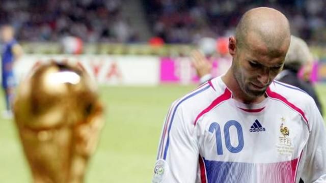 LES MOMENTS LES PLUS TRISTES DE L’HISTOIRE DU FOOTBALL…!