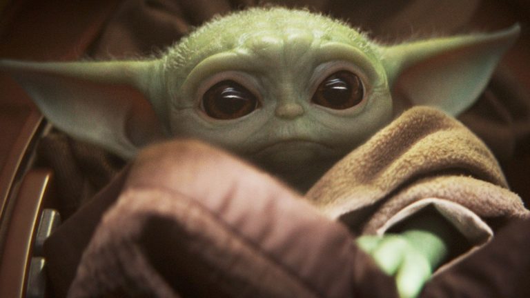 2 minutes de bébé Yoda le plus adorable personnage de Star Wars !