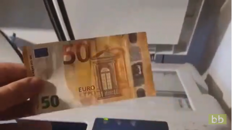 Il tente de photocopier un billet de 50 euros…