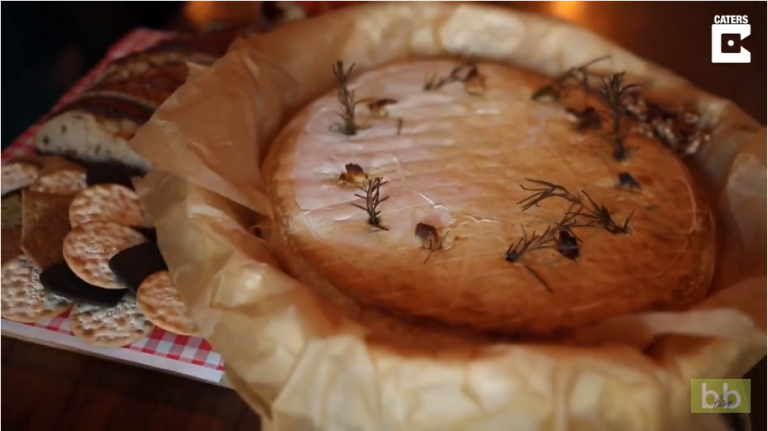Un fromage cuit de 3kgs Ce restaurant vous sert ce plat !
