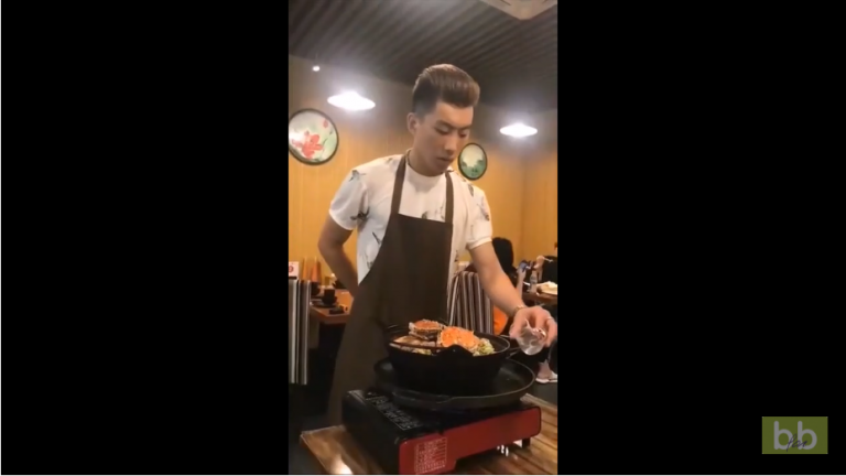 Ce serveur maîtrise le feu…