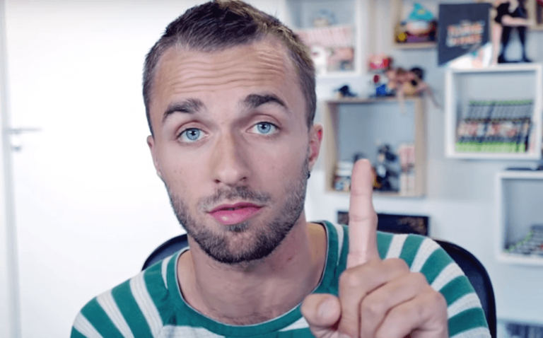 SQUEEZIE fait BUZZ avec son nouveau tube « INFLUENCEURS »
