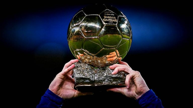 Qui a gagné lors de sa carrière sportive de football le Ballon d’Or?