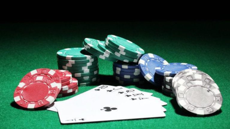 Bien jouer ses cartes : Conseils et stratégies pour gagner au poker Enligne