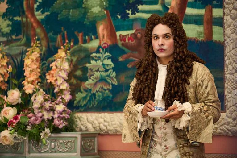 Nell rebelle : La Nouvelle Série Britannique de Disney+ Dévoile un Casting Étoilé et des Premières Images Alléchantes !