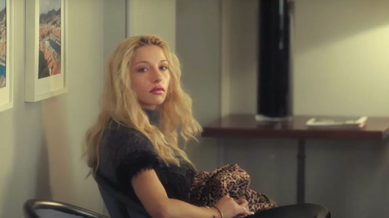 Découvrez Culte : La série événement Inspirée de « Loft Story » par Prime Video