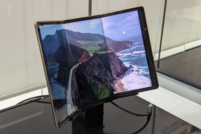 Huawei en route vers un smartphone pliant à trois volets !!