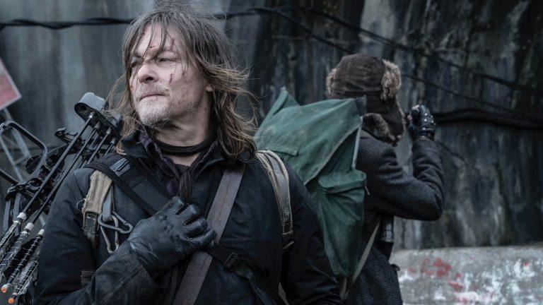 Daryl et Carol poursuivent leur périple post-apocalyptique… en Espagne !