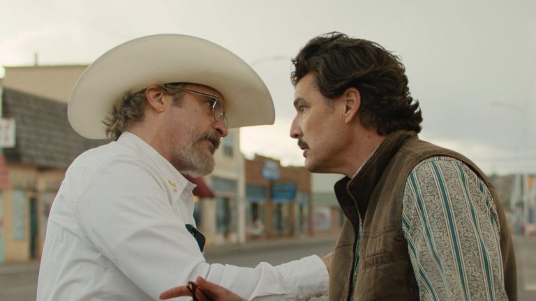 Eddington : Joaquin Phoenix et Pedro Pascal en roue libre dans la bande-annonce d’Ari Aster