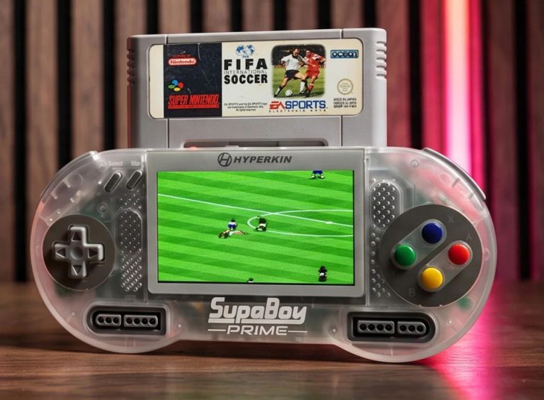 Console portable Hyperkin SupaBoy Super Nintendo et Super Famicom