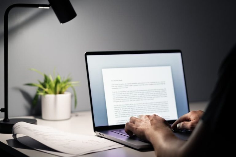 Comment soumettre un manuscrit à une maison d’édition : le guide pratique